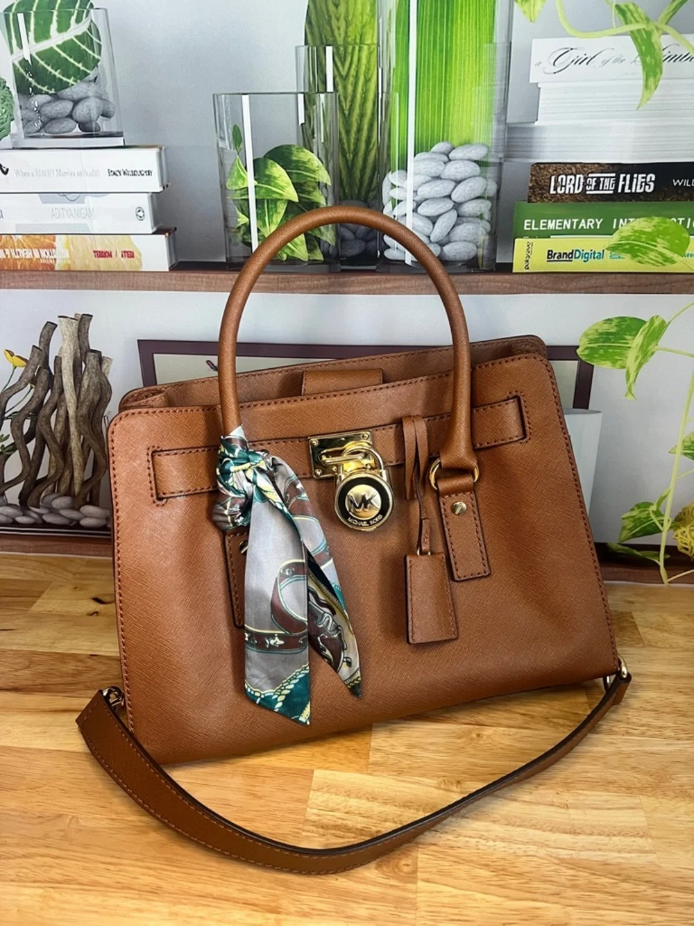 Michael Kors Hamilton Satchel in Luggage Brown with Gold Hardware - Picture 4 of 10